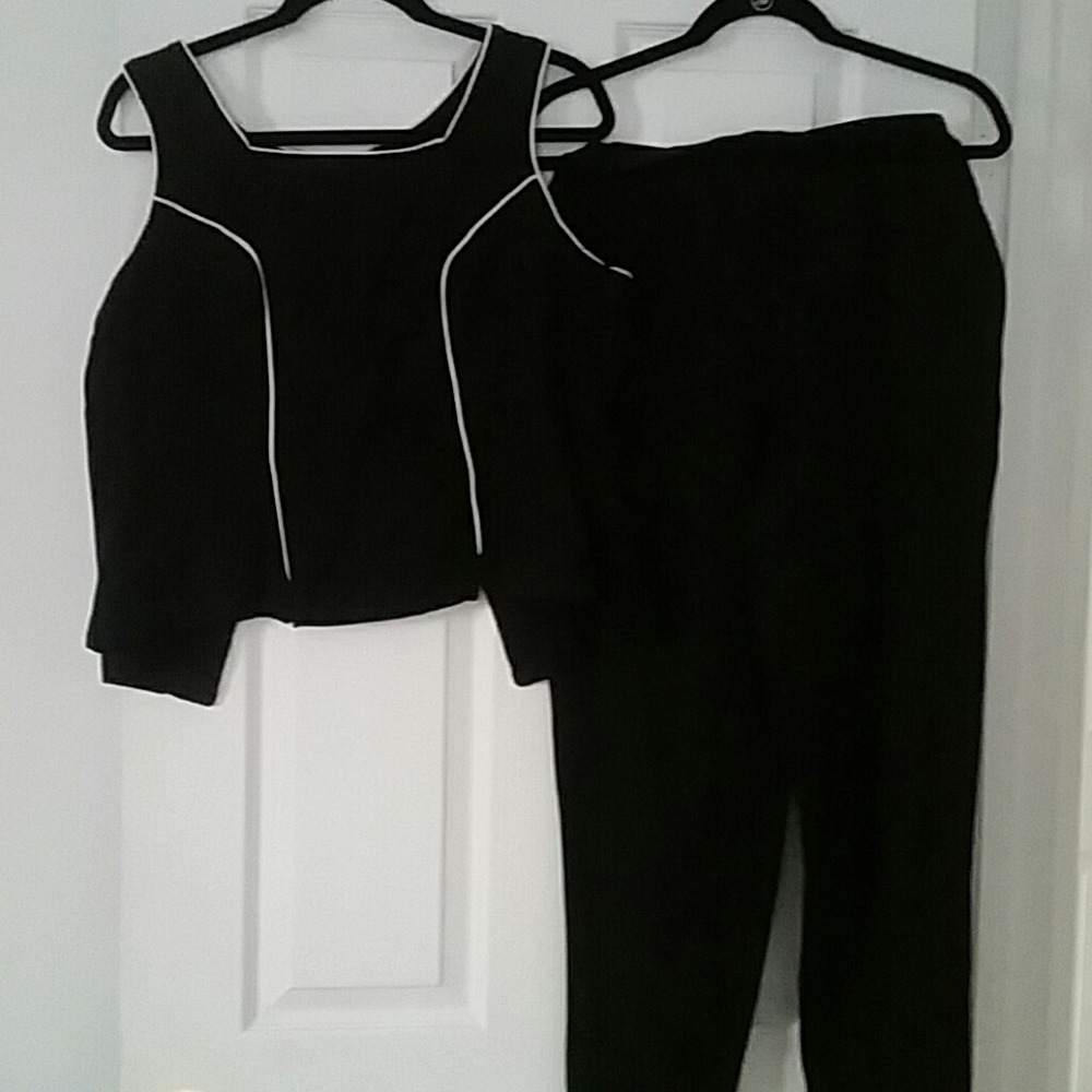 2 piece chic black and white outfit